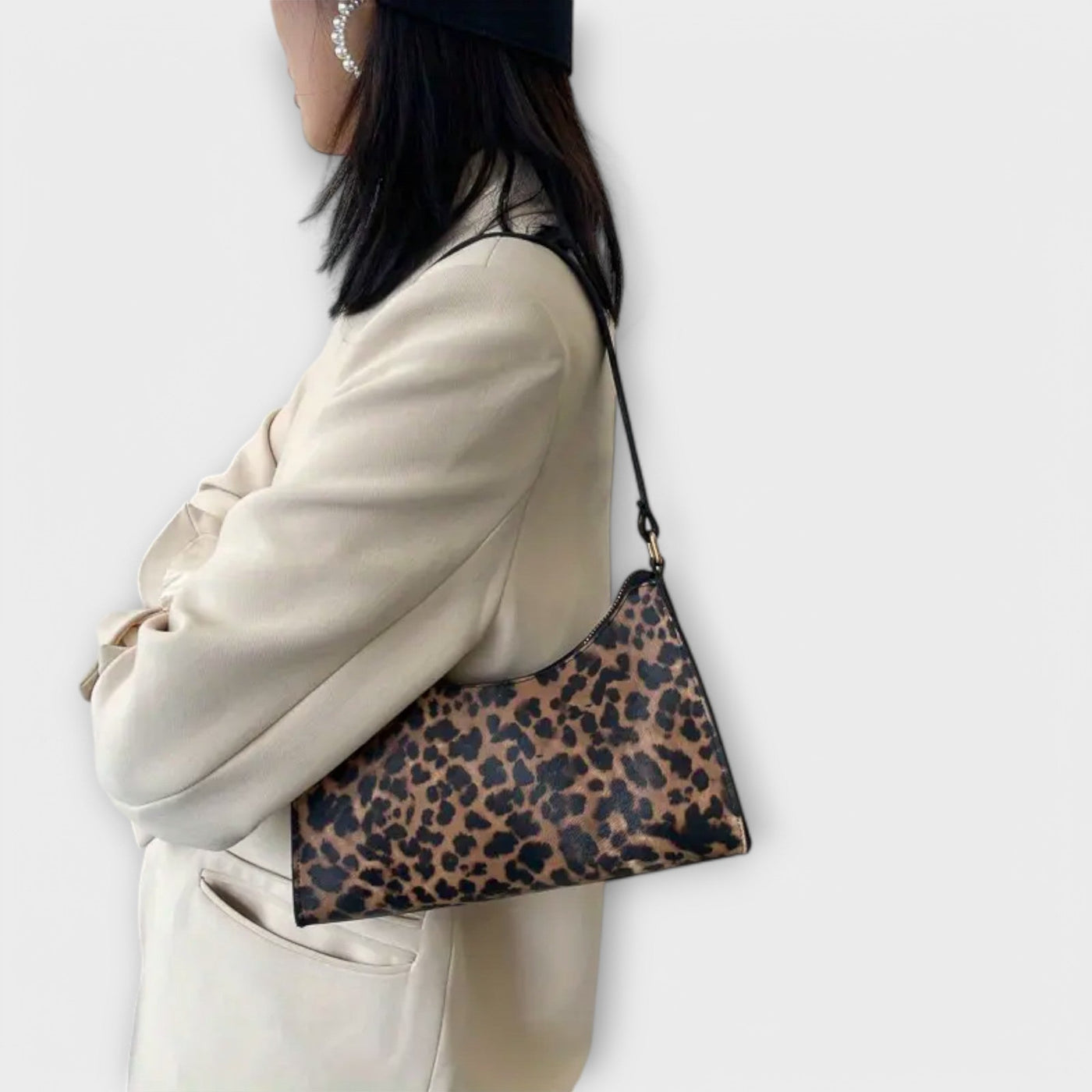 Nora. - Bourse à spalla en style français avec motif léopard