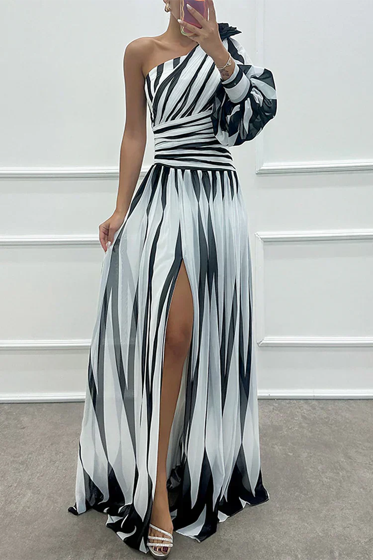 Shiloh - Robe longue élégante à une épaule et rayures