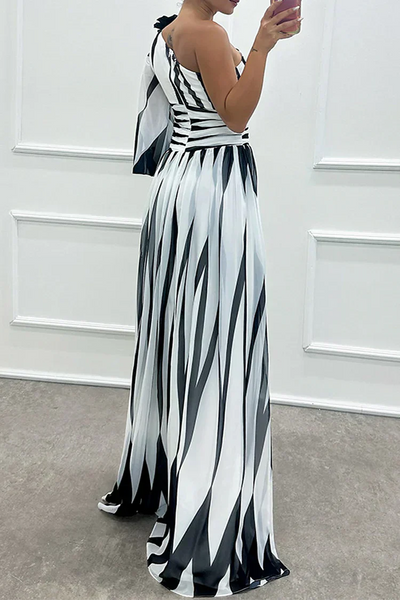 Shiloh - Robe longue élégante à une épaule et rayures