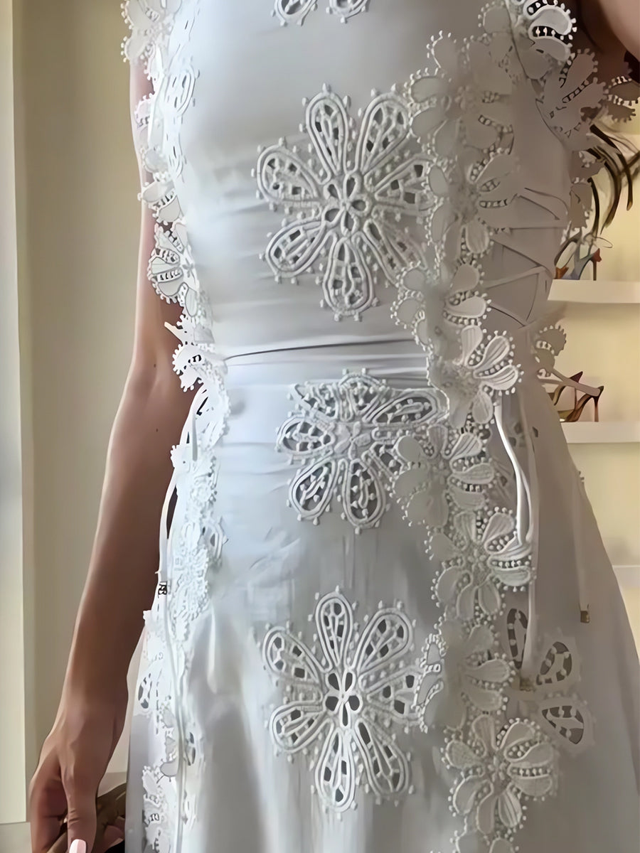 Éliora – Robe longue à bretelles en dentelle florale 