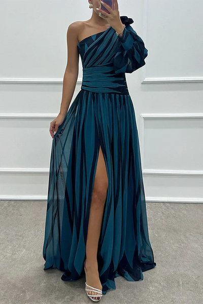 Shiloh - Robe longue élégante à une épaule et rayures