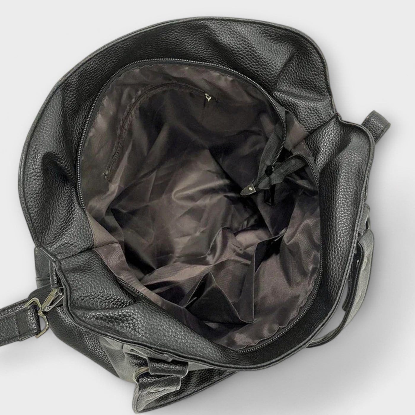 Nora. - Bourse élégante pour une spalla Hobo