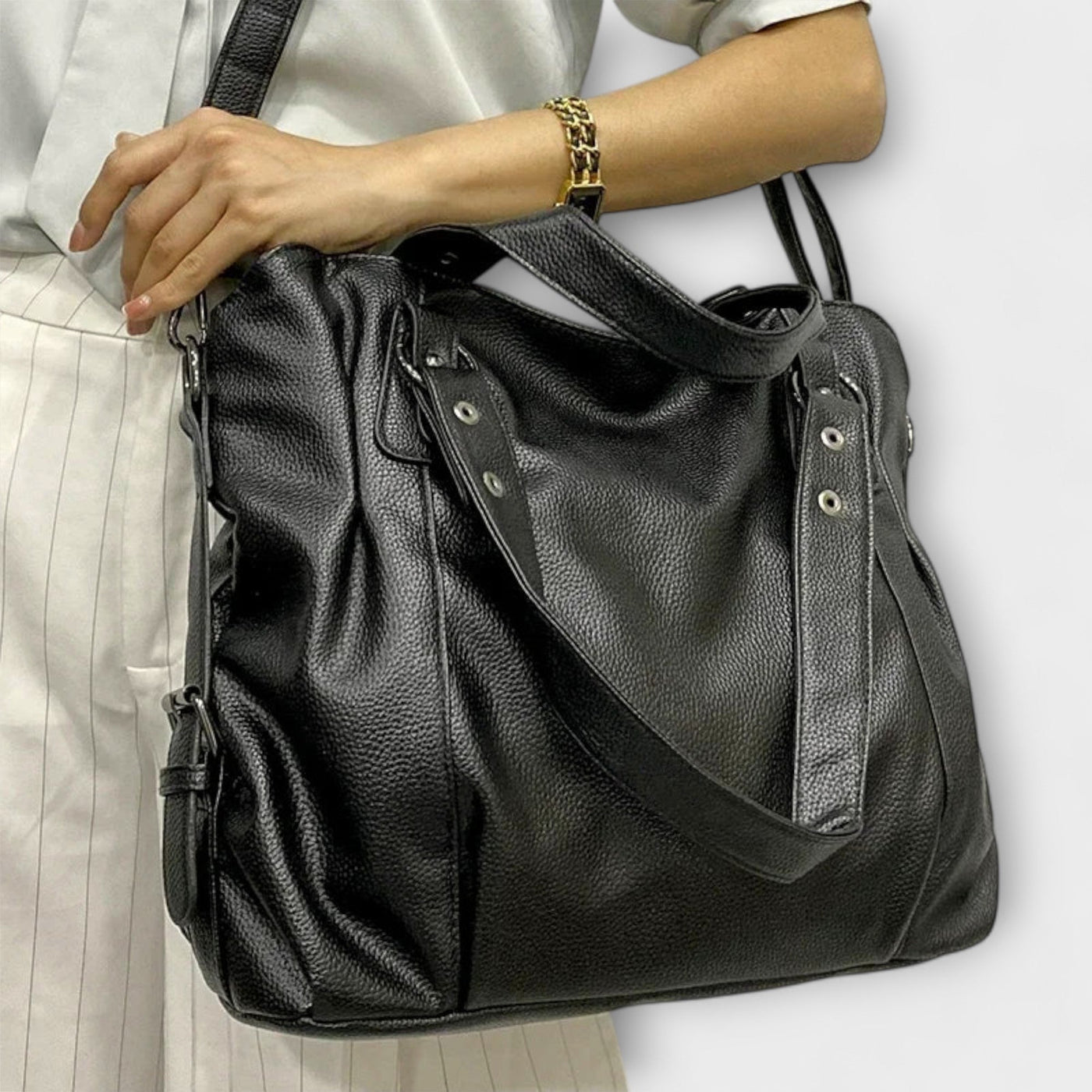 Nora. - Bourse élégante pour une spalla Hobo