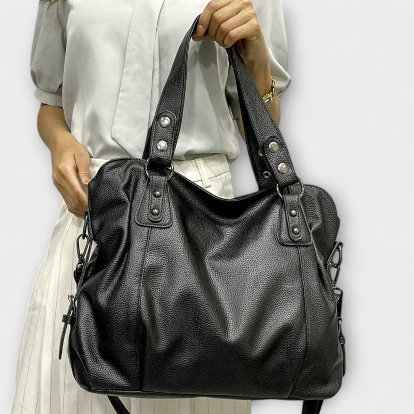 Nora. - Bourse élégante pour une spalla Hobo