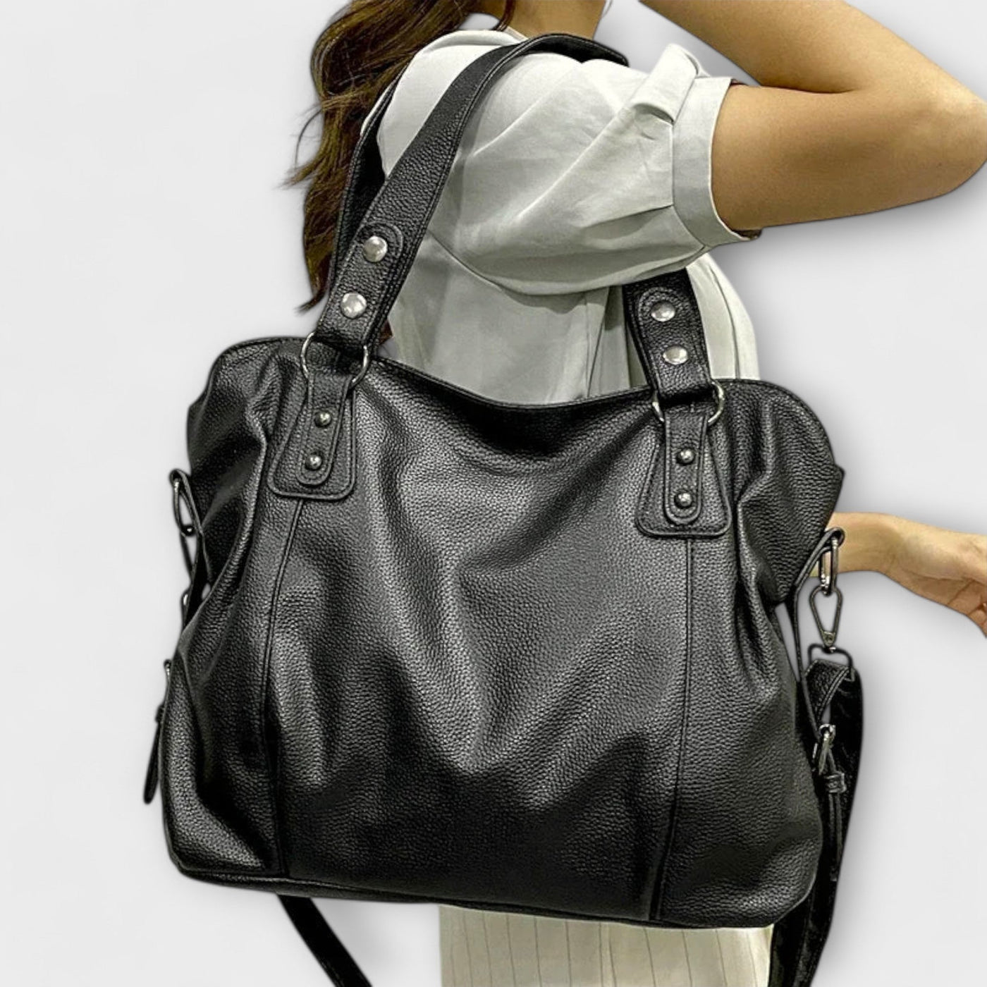 Nora. - Bourse élégante pour une spalla Hobo