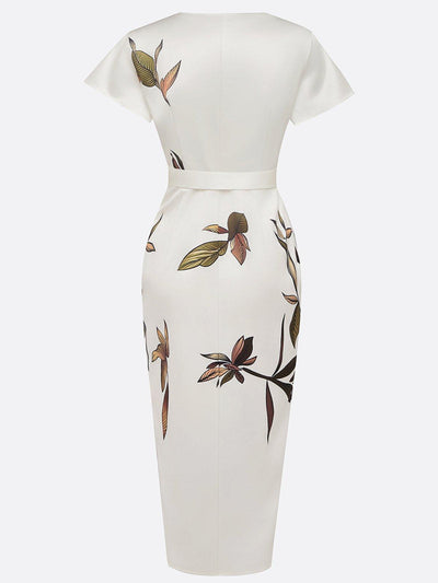 Robe fourreau mi-longue en satin à manches courtes et motif feuille blanche
