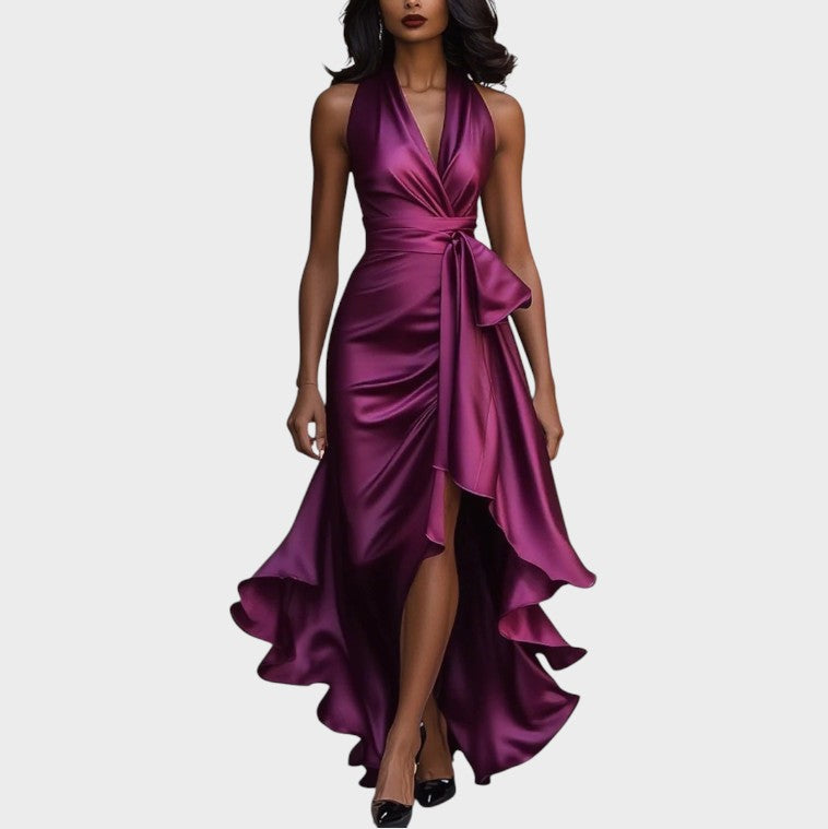 Lina | Robe en raso élégant de mezzanotte avec col à licou et volant